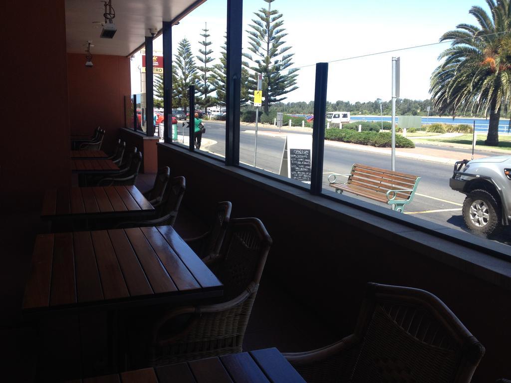 The Central Hotel Motel Lakes Entrance Esterno foto