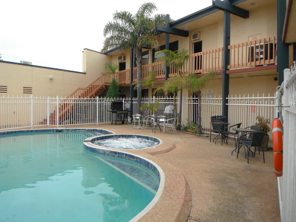 The Central Hotel Motel Lakes Entrance Esterno foto